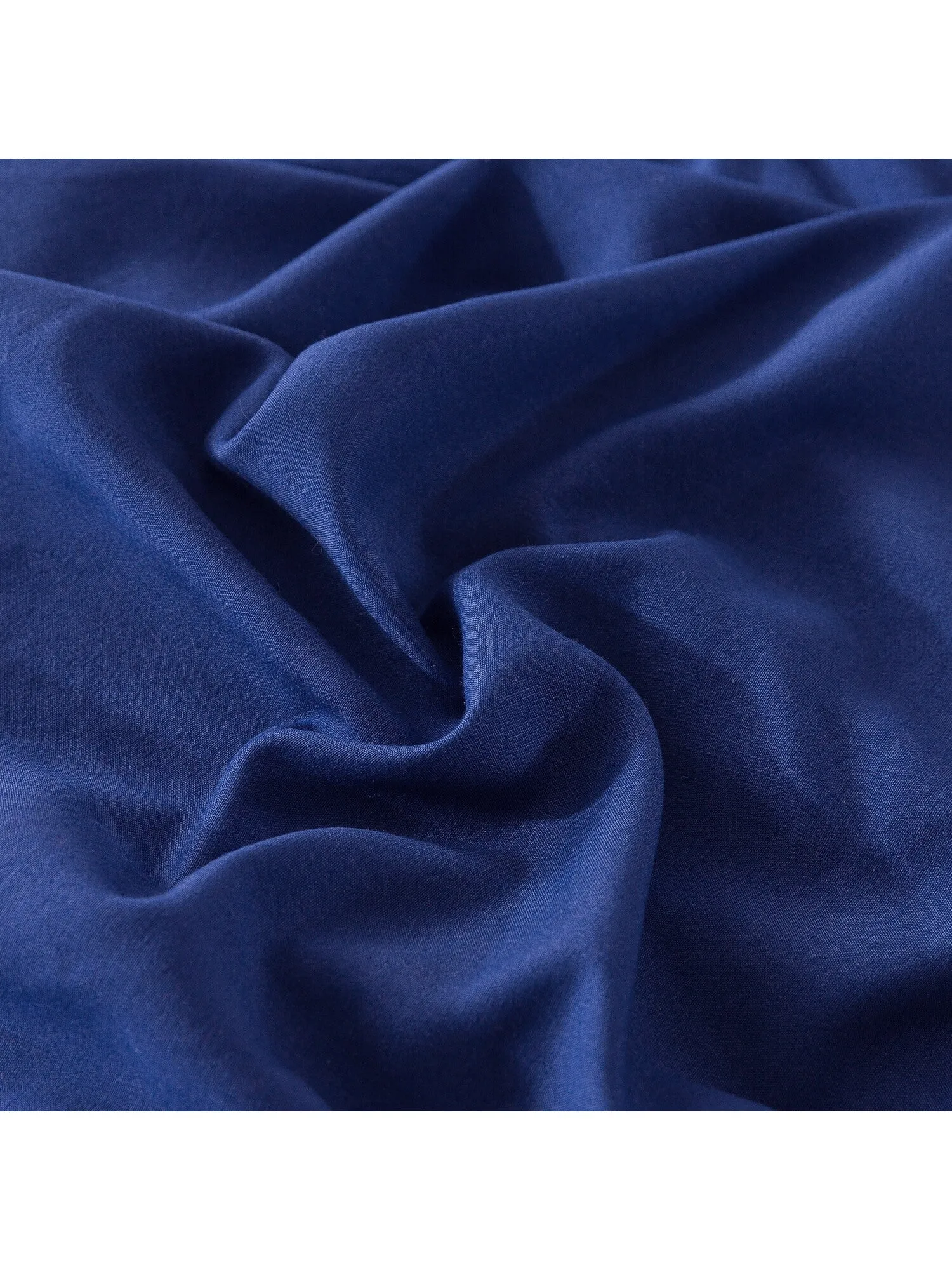 4/5 Piece Pintuck Ruffle Skirt Bedspread Set with a Fluffy Rug