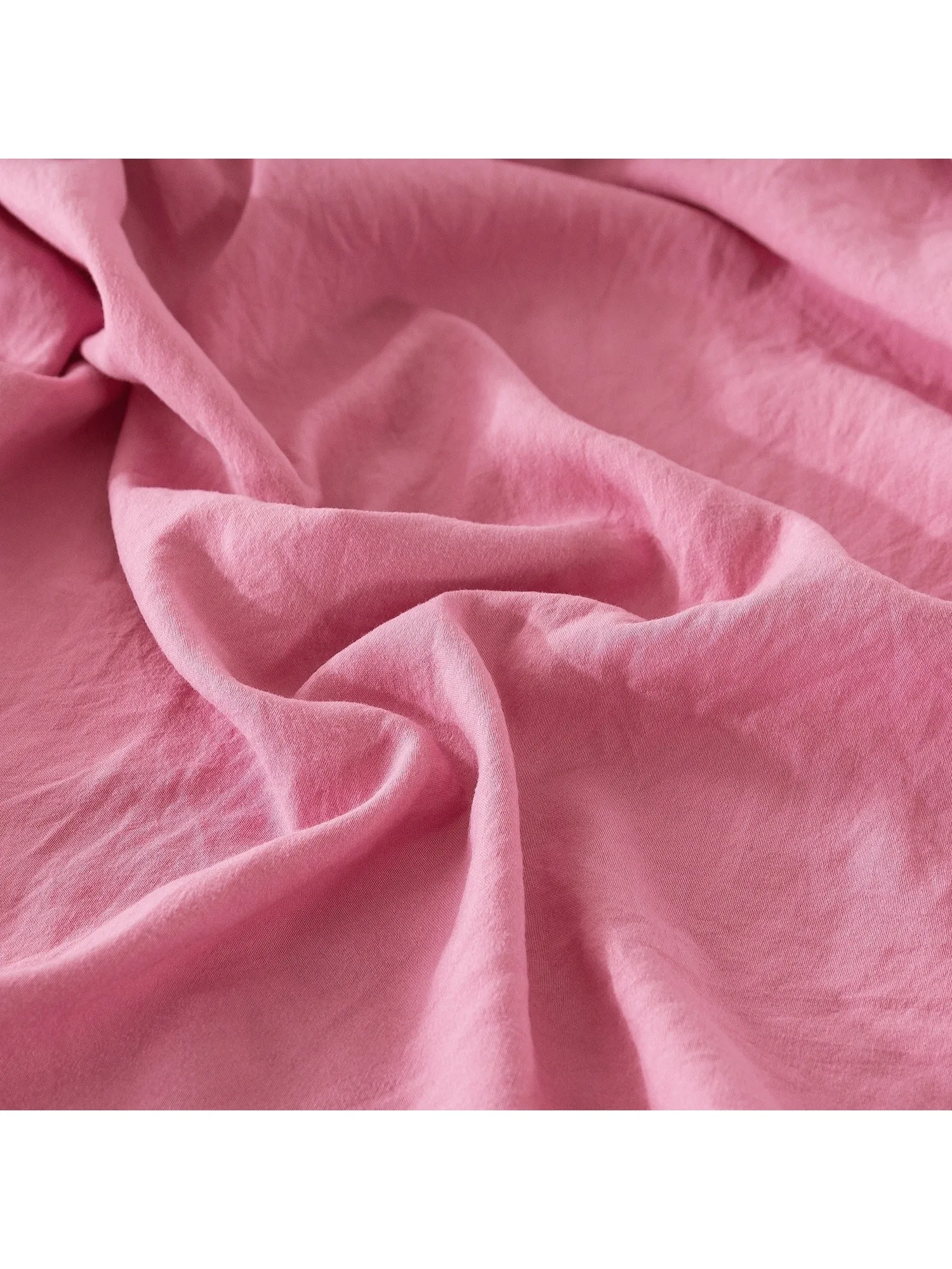 4/5 Piece Pintuck Ruffle Skirt Bedspread Set with a Fluffy Rug