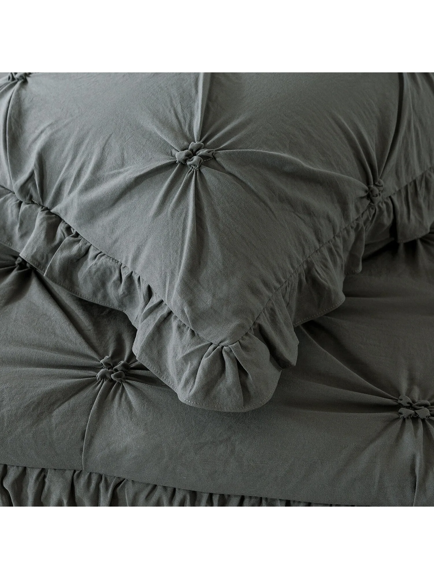 4/5 Piece Pintuck Ruffle Skirt Bedspread Set with a Fluffy Rug