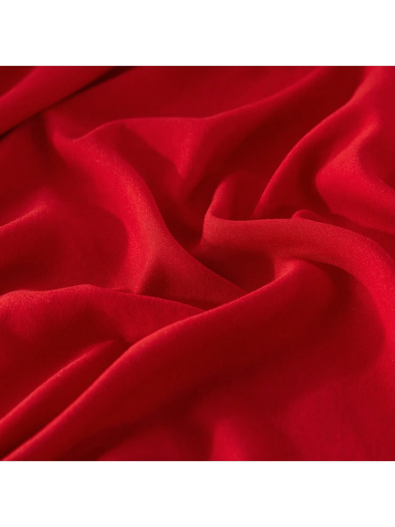 4/5 Piece Pintuck Ruffle Skirt Bedspread Set with a Fluffy Rug
