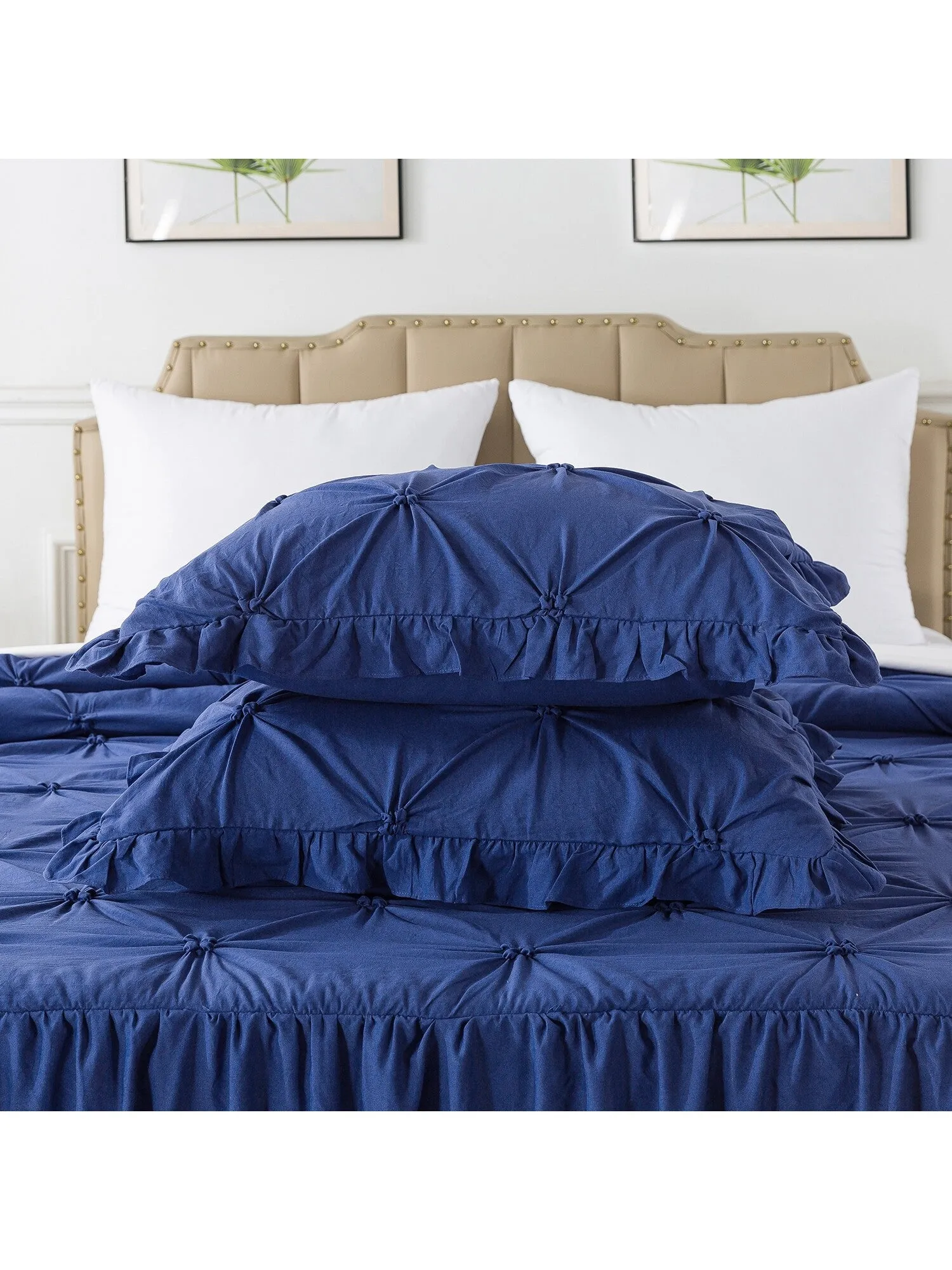 4/5 Piece Pintuck Ruffle Skirt Bedspread Set with a Fluffy Rug