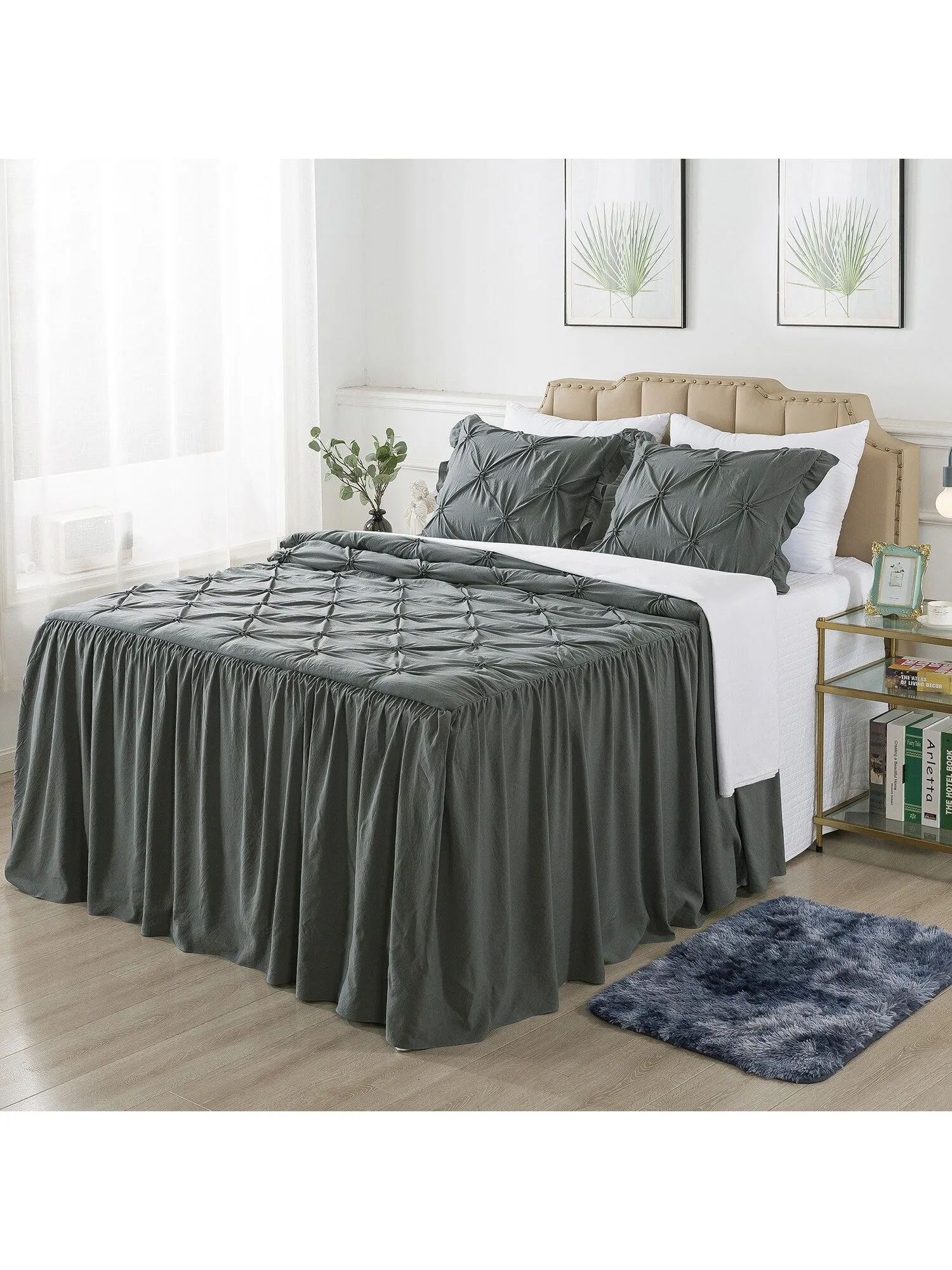 4/5 Piece Pintuck Ruffle Skirt Bedspread Set with a Fluffy Rug