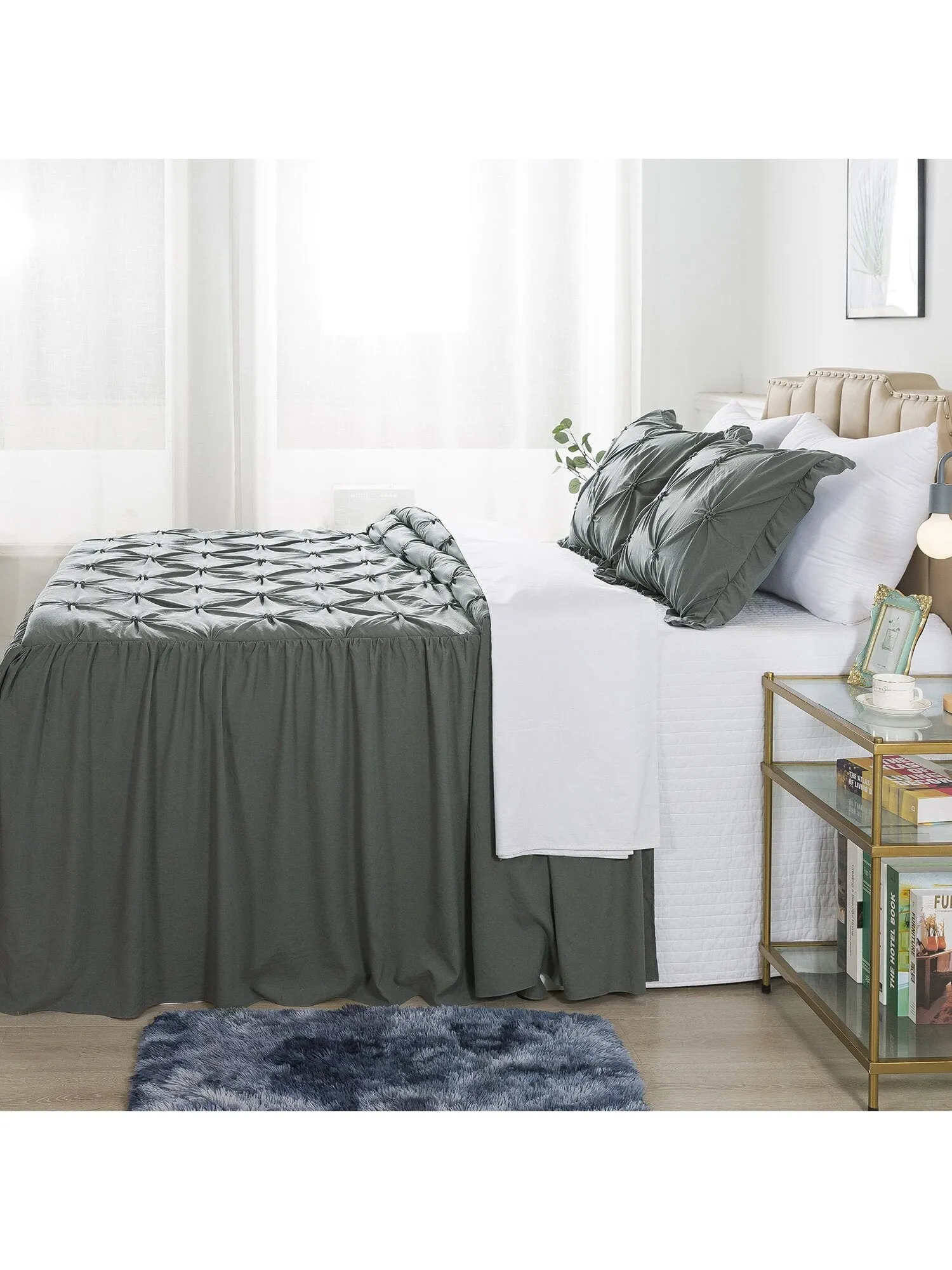4/5 Piece Pintuck Ruffle Skirt Bedspread Set with a Fluffy Rug